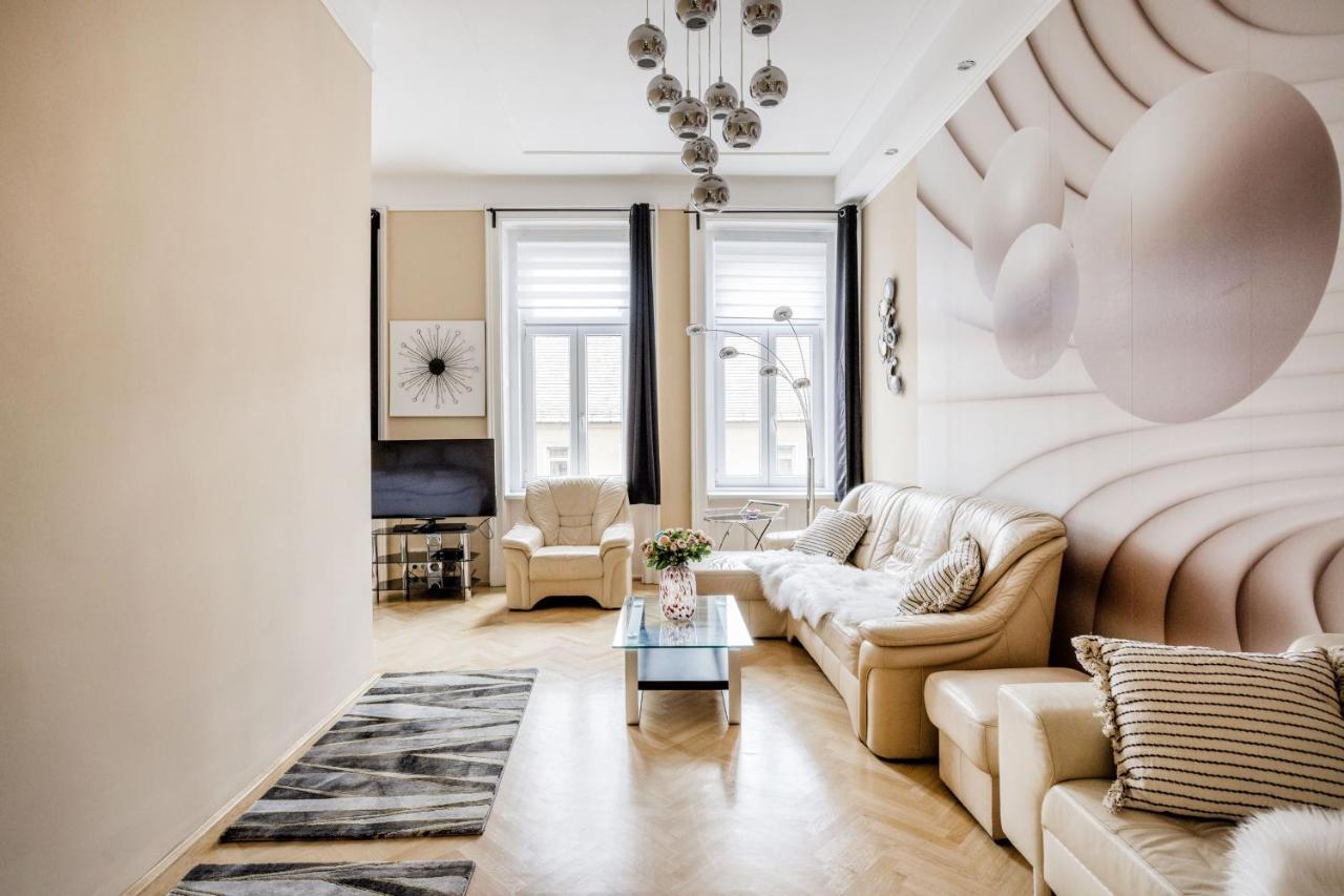 Bubbles Apartment บูดาเปสต์ ภายนอก รูปภาพ
