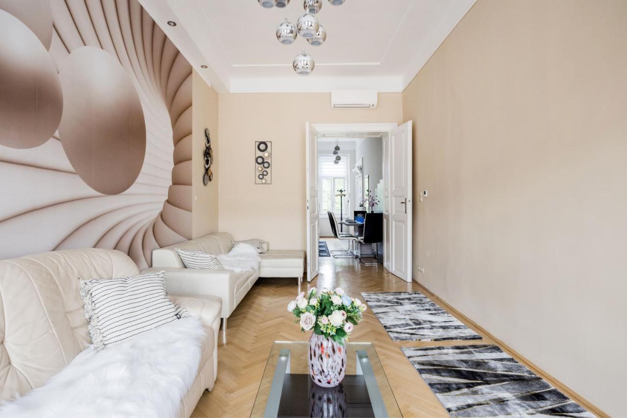 Bubbles Apartment บูดาเปสต์ ภายนอก รูปภาพ